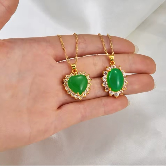 2 piece SET Gold and Green Oval Pendant Necklace - Picture 3 of 7